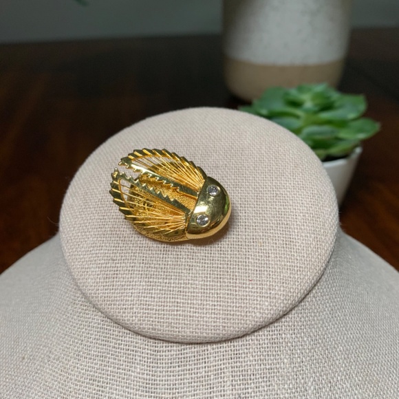 Winged Golden Ladybug Brooch with Crystal Eyes, Vintage - Picture 4 of 8